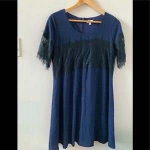 Thyme maternity - Elegant blue dress with black « lace » M